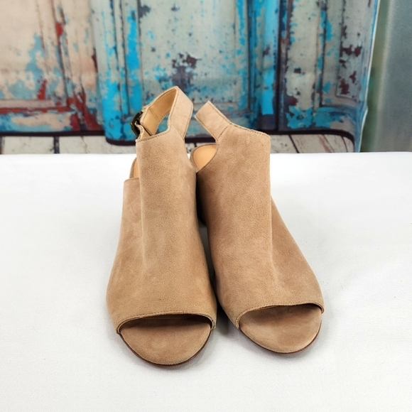 Clarks Deloria Gia Sand Suede Peep Toe Slingback Ankle Strap Sandal Block Heel - Picture 3 of 9